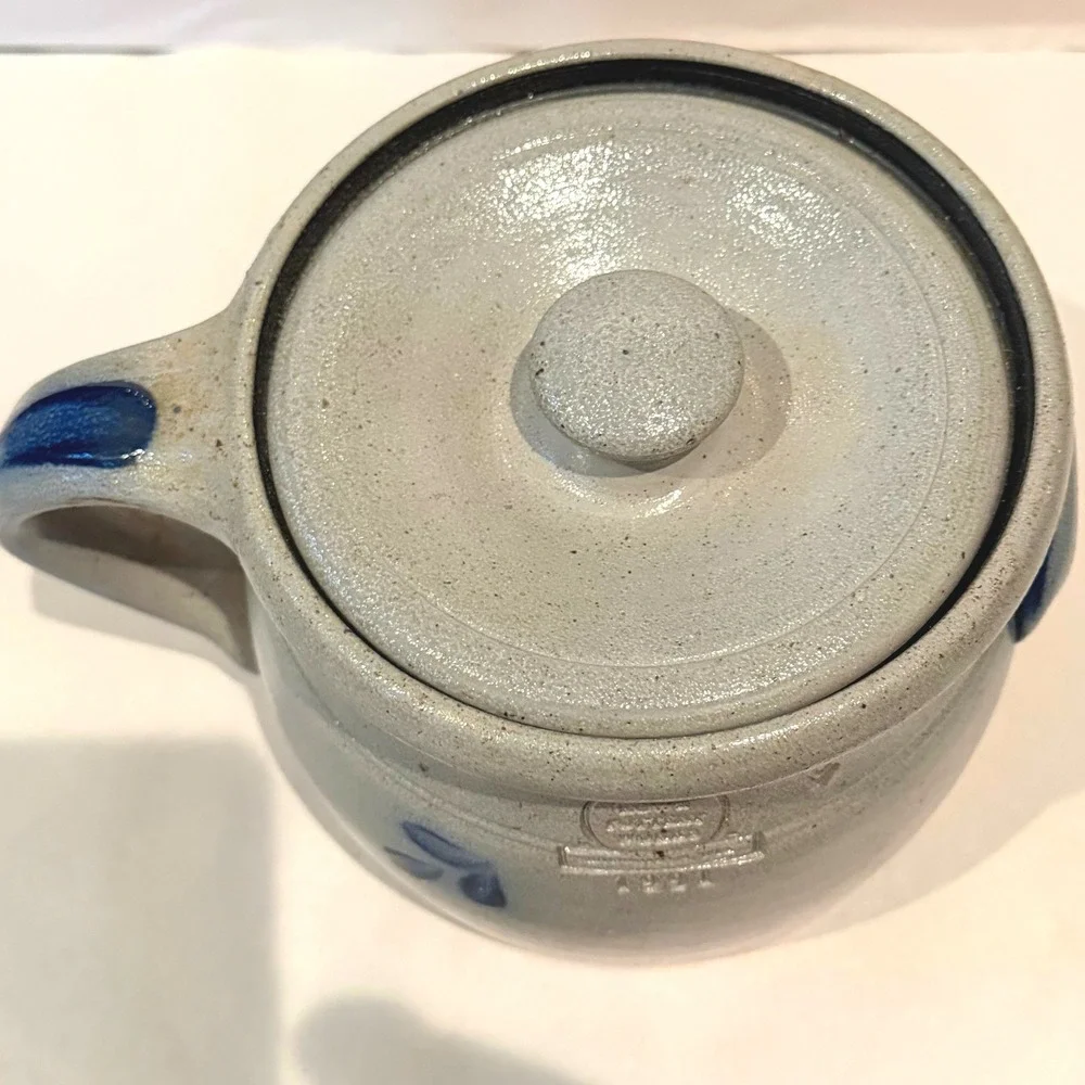 Rowe Pottery Works 1991 Salt Glaze Stoneware Bean Pot Biscuit Jar Blue‎ Heart